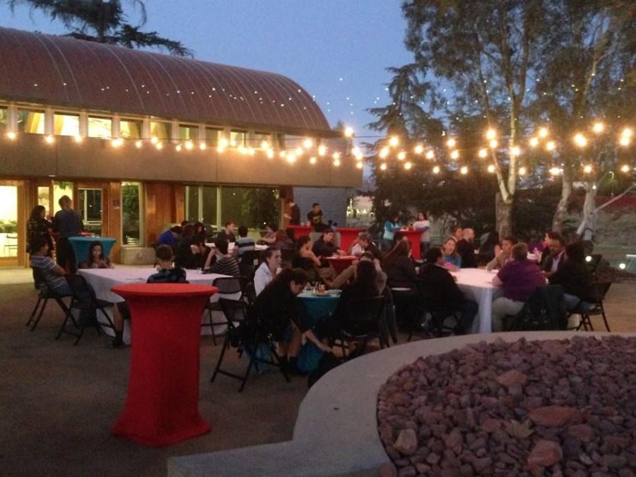 Guests enjoyed dinner before hearing students stories. Photo courtesy of Jeff Meints. 