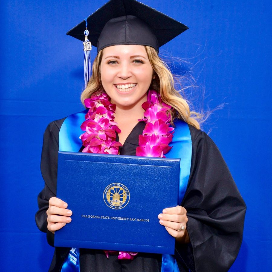 CSUSM+student+receives+degree+at+a+young+age