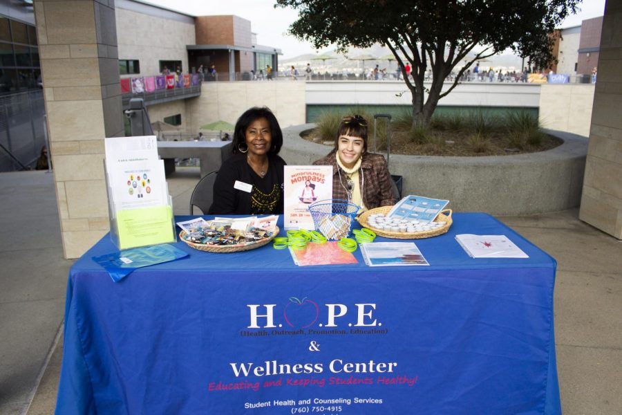 Mental health educator Cheryl Berry, M.Ed. and cougar chronicle news reporter Christina Suarez pose for a photo on Jan 29. 
