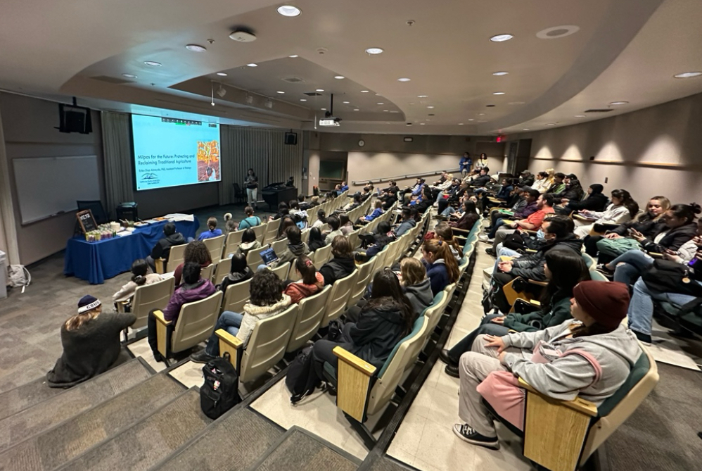 Students and faculty listening to the seminar led by Dr. Diaz-Almeyda